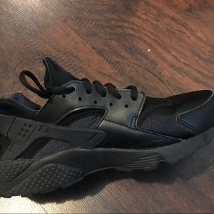 All Black Huaraches